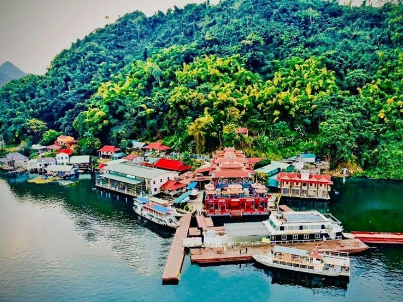 bà chúa thác bờ