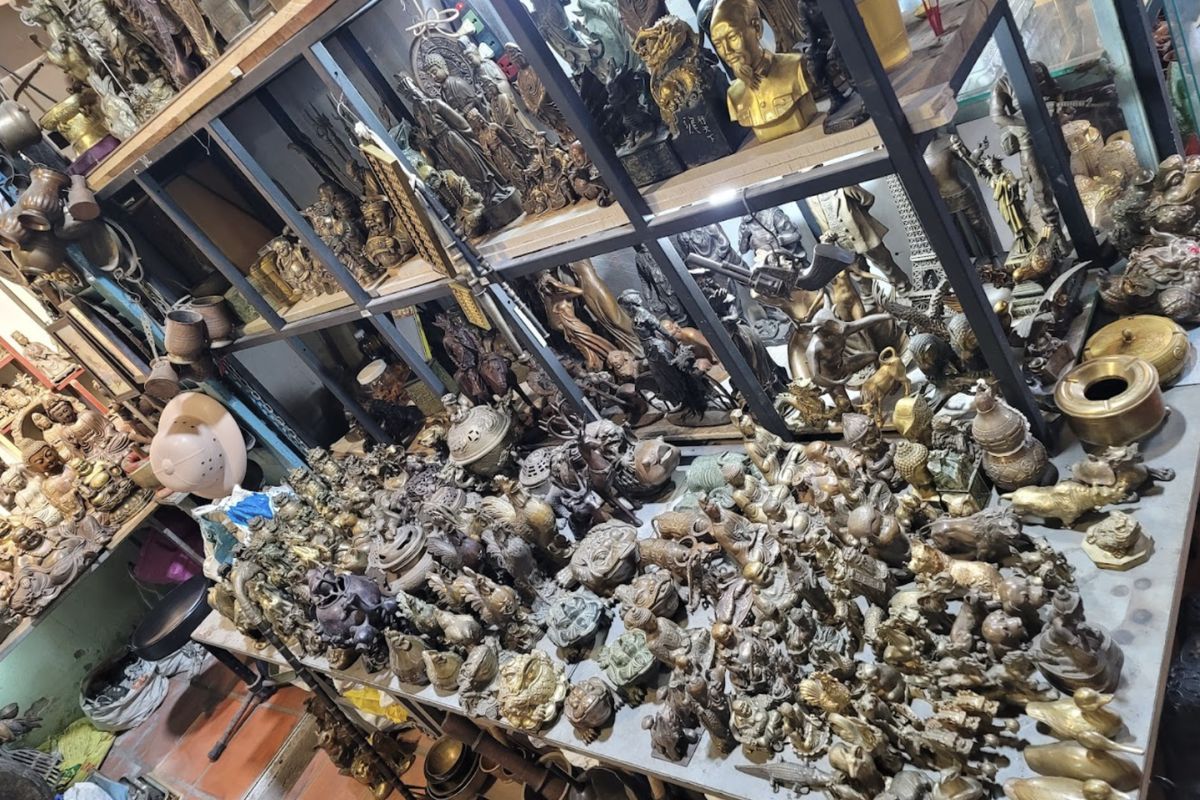 chợ bàn cờ bán gì