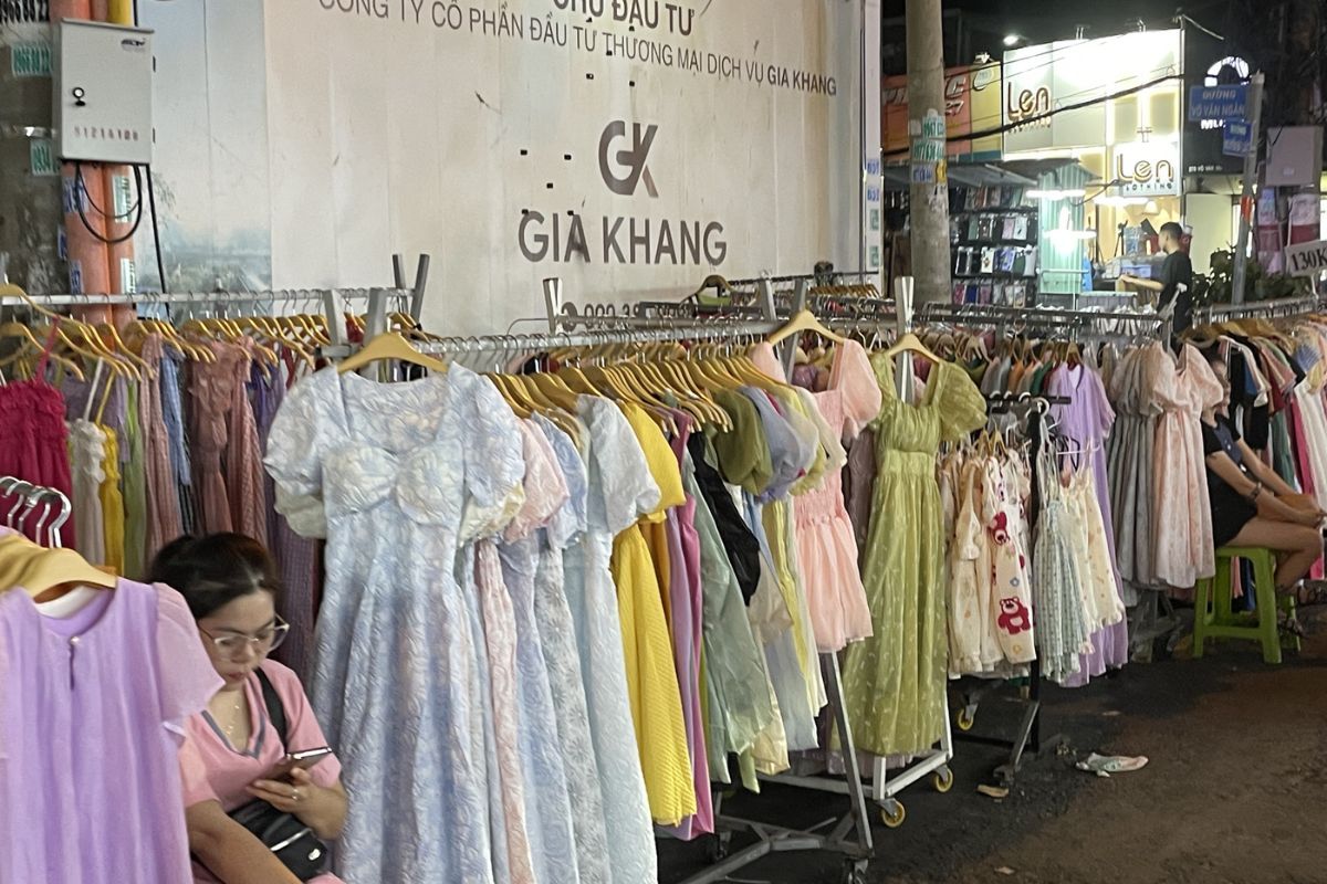 chợ đêm bắc ninh bán gì