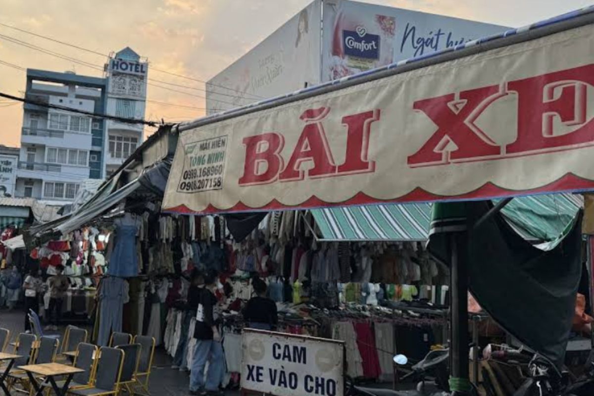bãi giữ xe chợ phạm văn hai