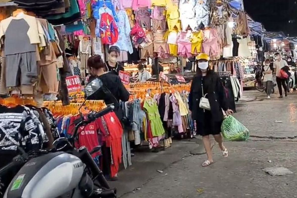 chợ phùng khoang vào buổi tối có gì