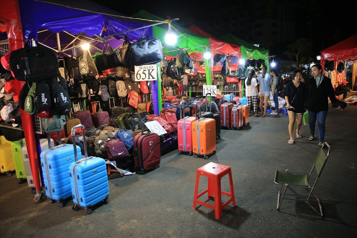 chợ sinh viên làng đại học
