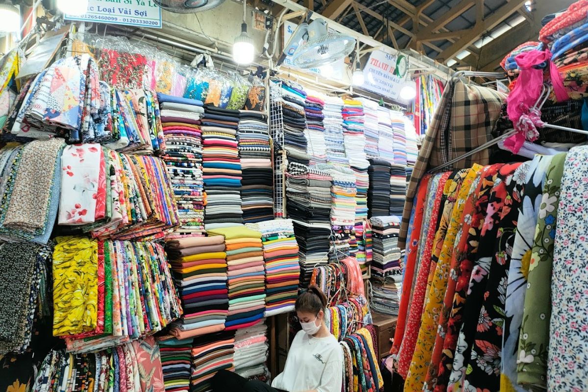 chợ tân định bán gì