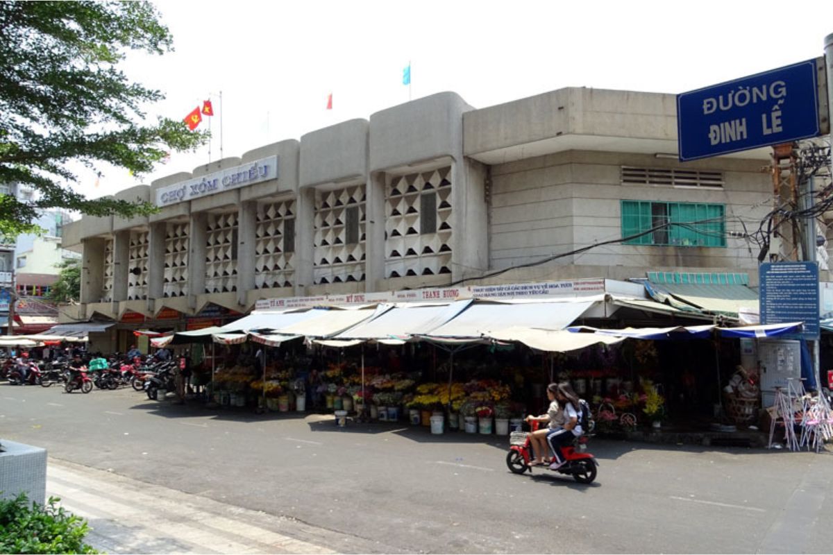 chợ xóm chiếu ở quận 4