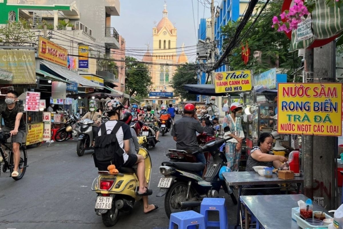 chợ xóm chiếu quận 4 mấy giờ mở cửa