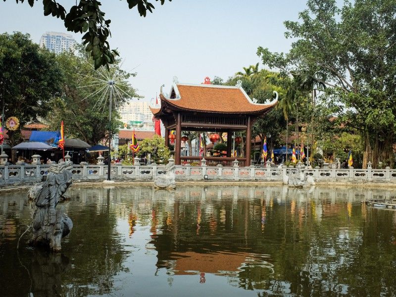 chùa bia bà
