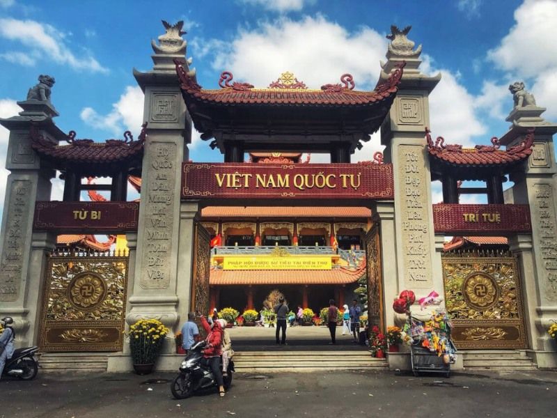 chùa nổi tiếng ở hcm
