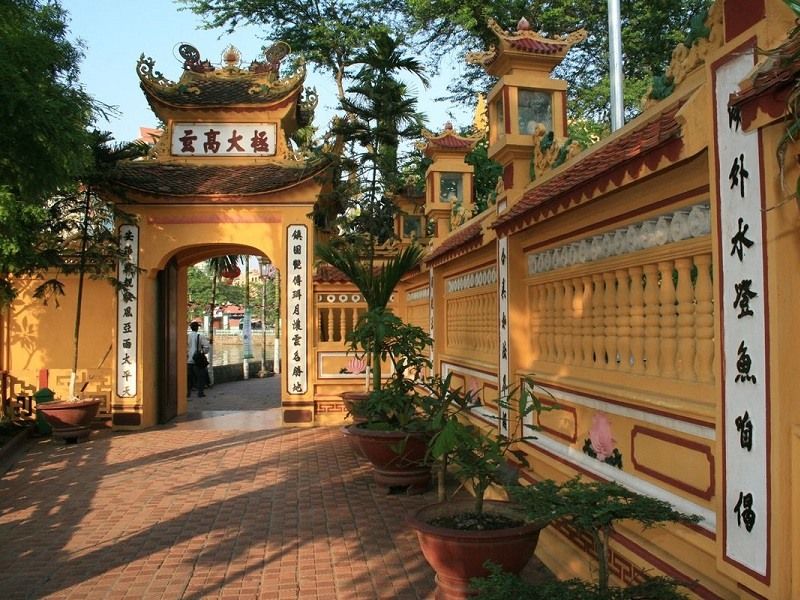 chùa trấn quốc ở đâu