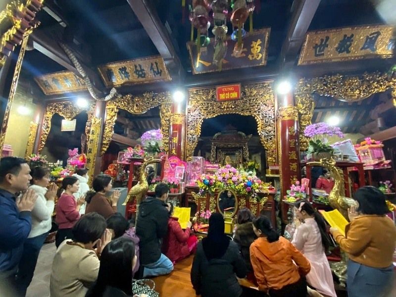 đền cô chín giếng ở đâu