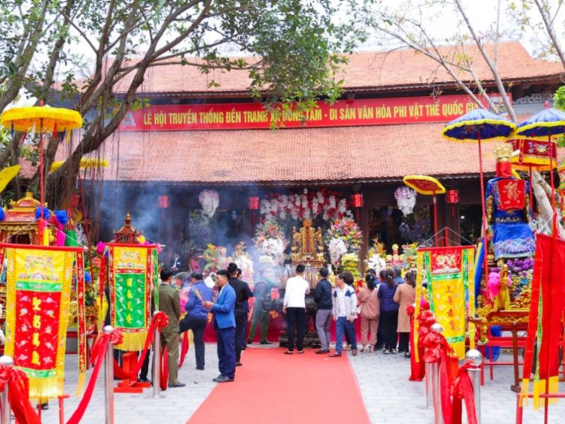 đền cổ quan lớn tuần tranh