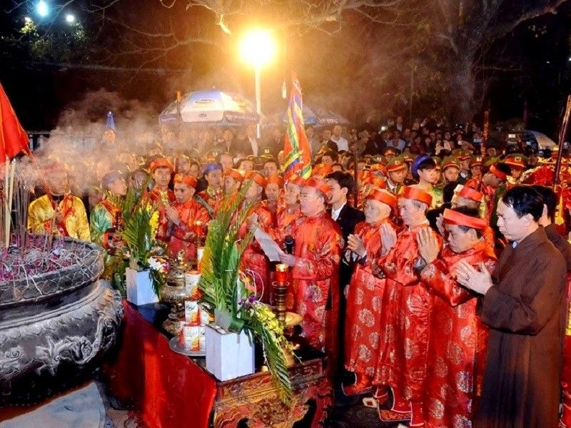 đền trần ở đâu