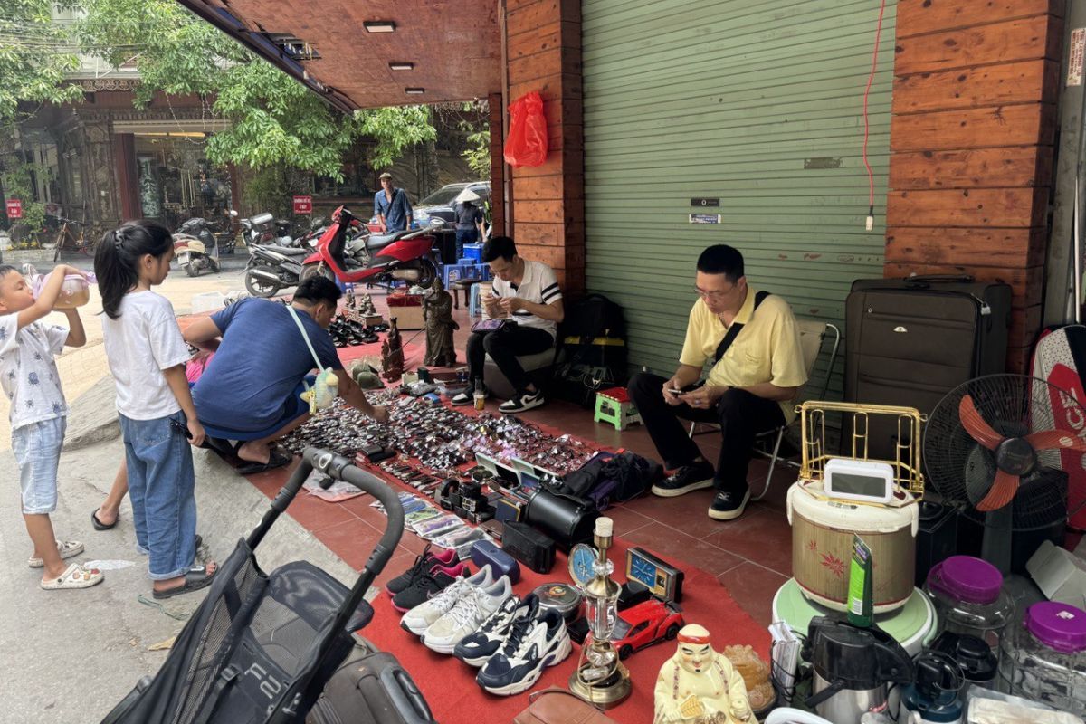 đi chợ đồ cũ vạn phúc