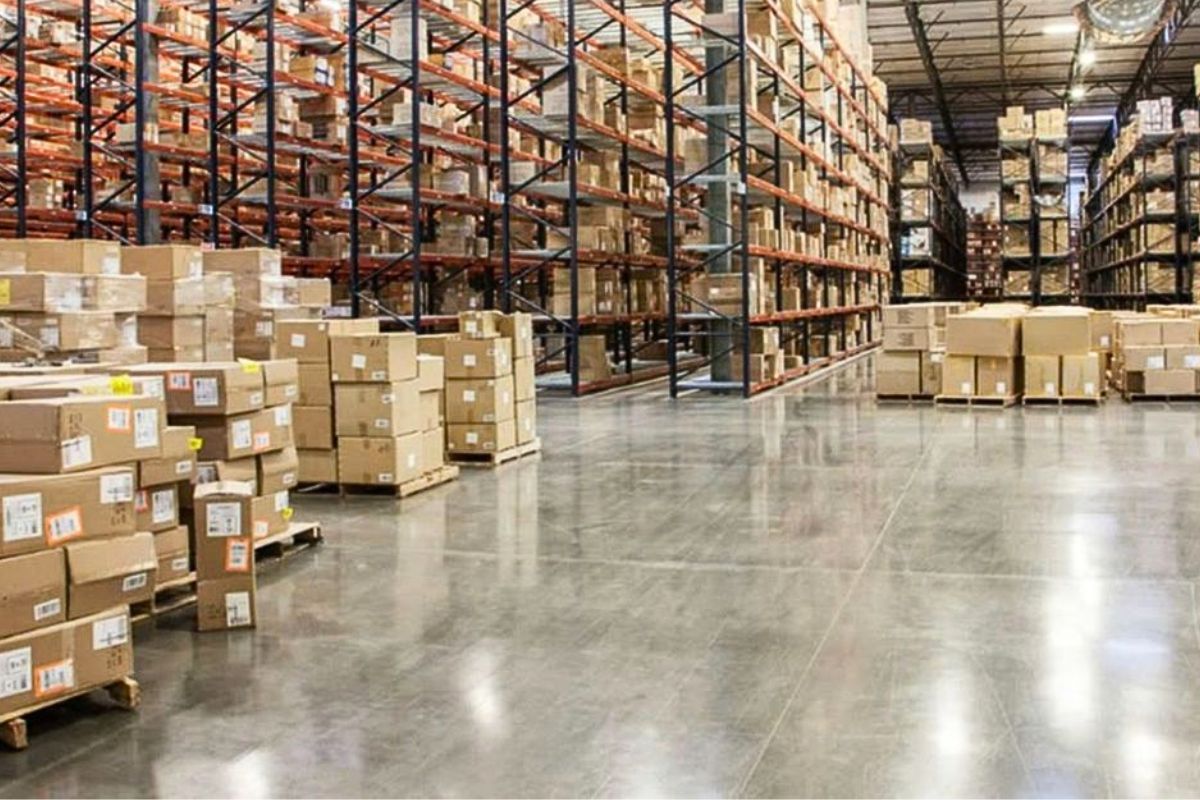 kho trung chuyến có gì nổi bật