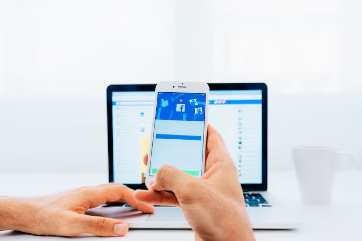 Khung giờ đăng bài trên Facebook