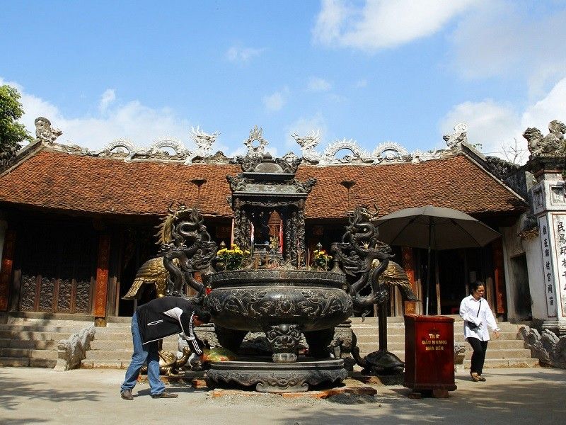 kinh nghiệm cầu lộc ở đền trần