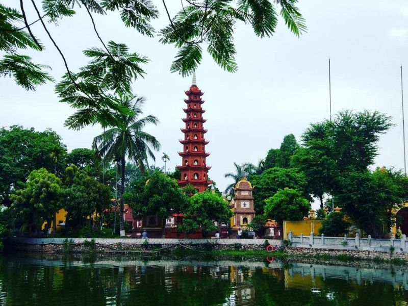 lễ chùa trấn quốc