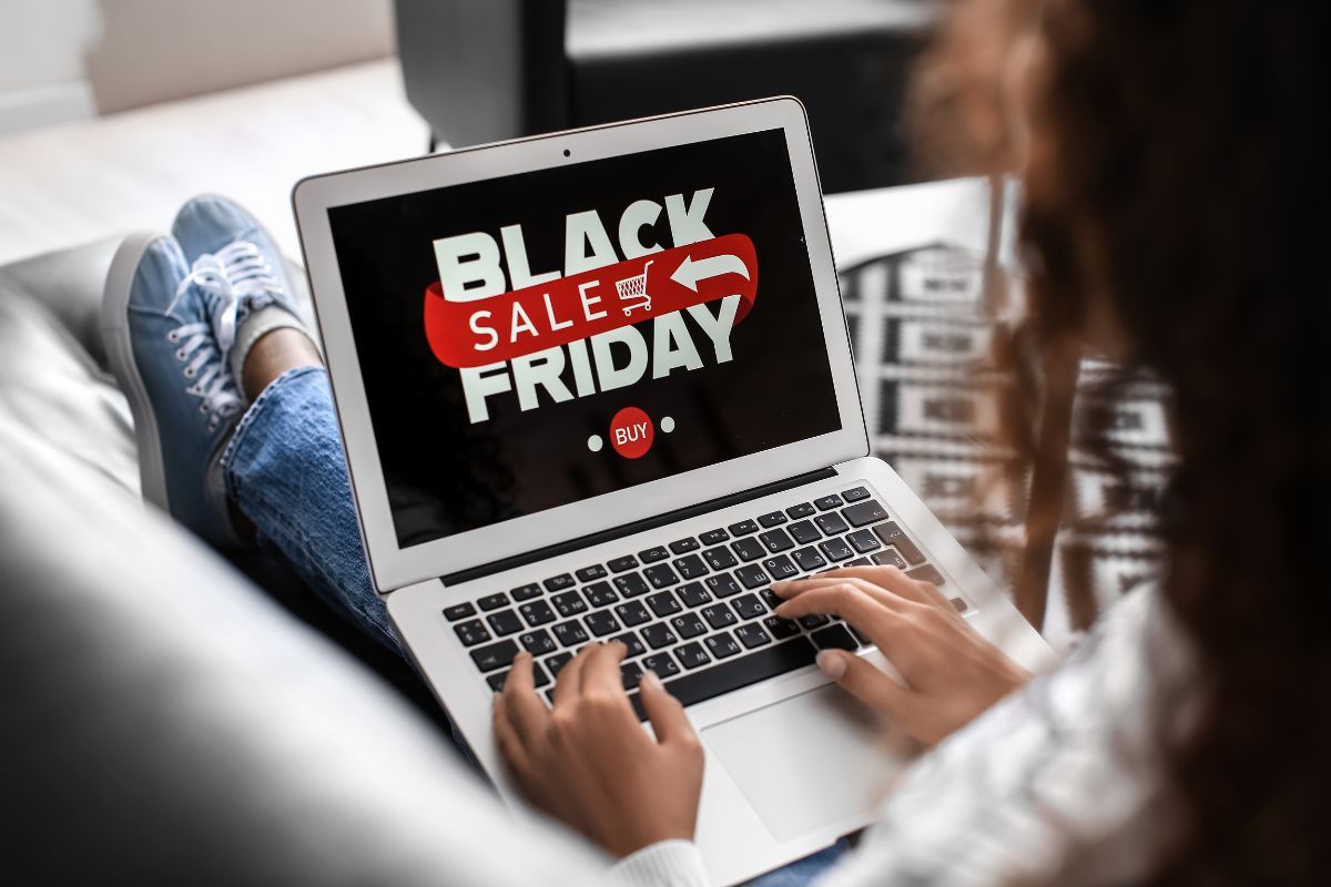 Đẩy mạnh quảng bá ưu đãi vào dịp Black Friday (Ảnh: Sưu tầm Internet)