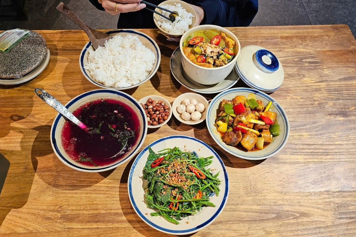 thực đơn cơm bình dân gồm gì